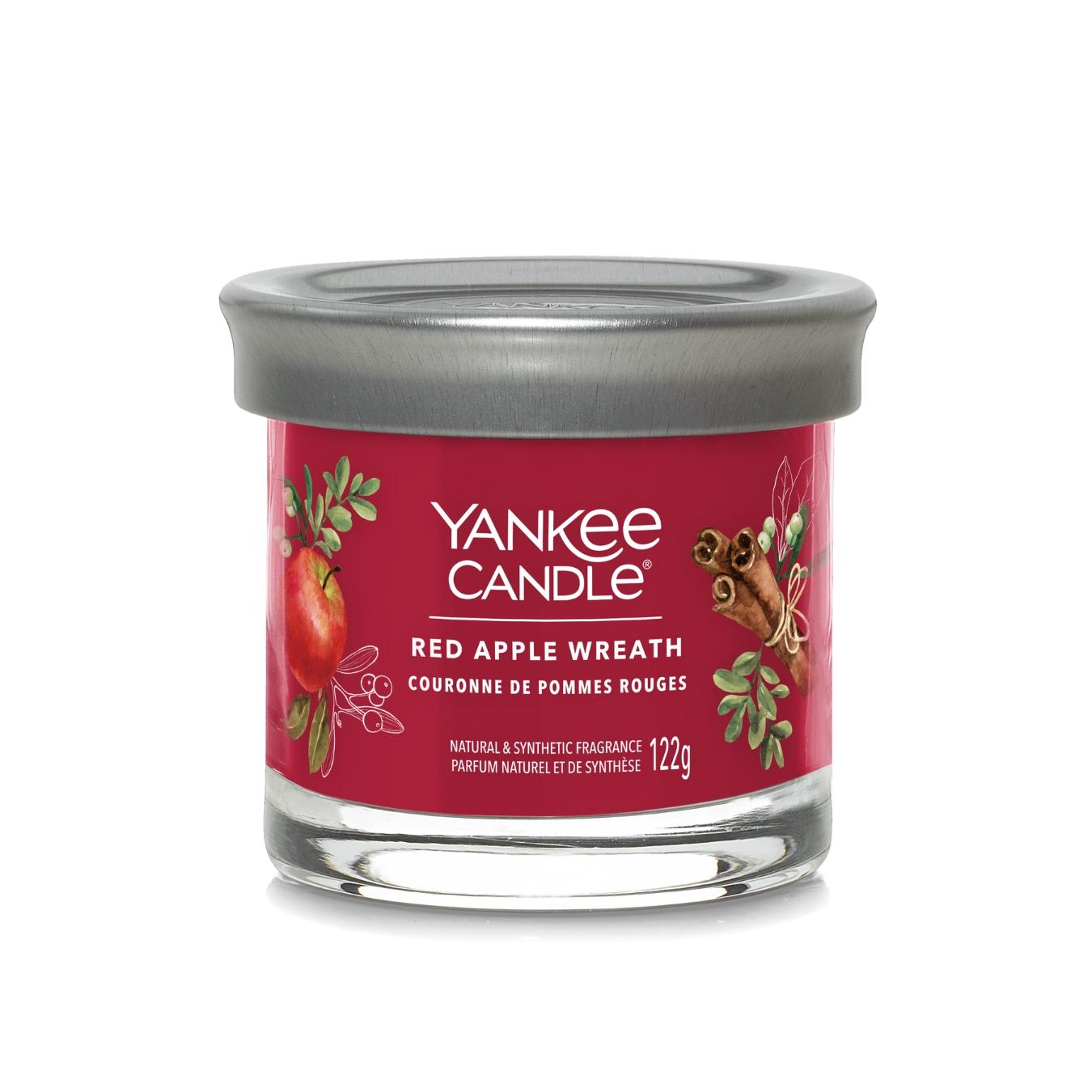 Candles Signature Tumbler Red Apple Wreath