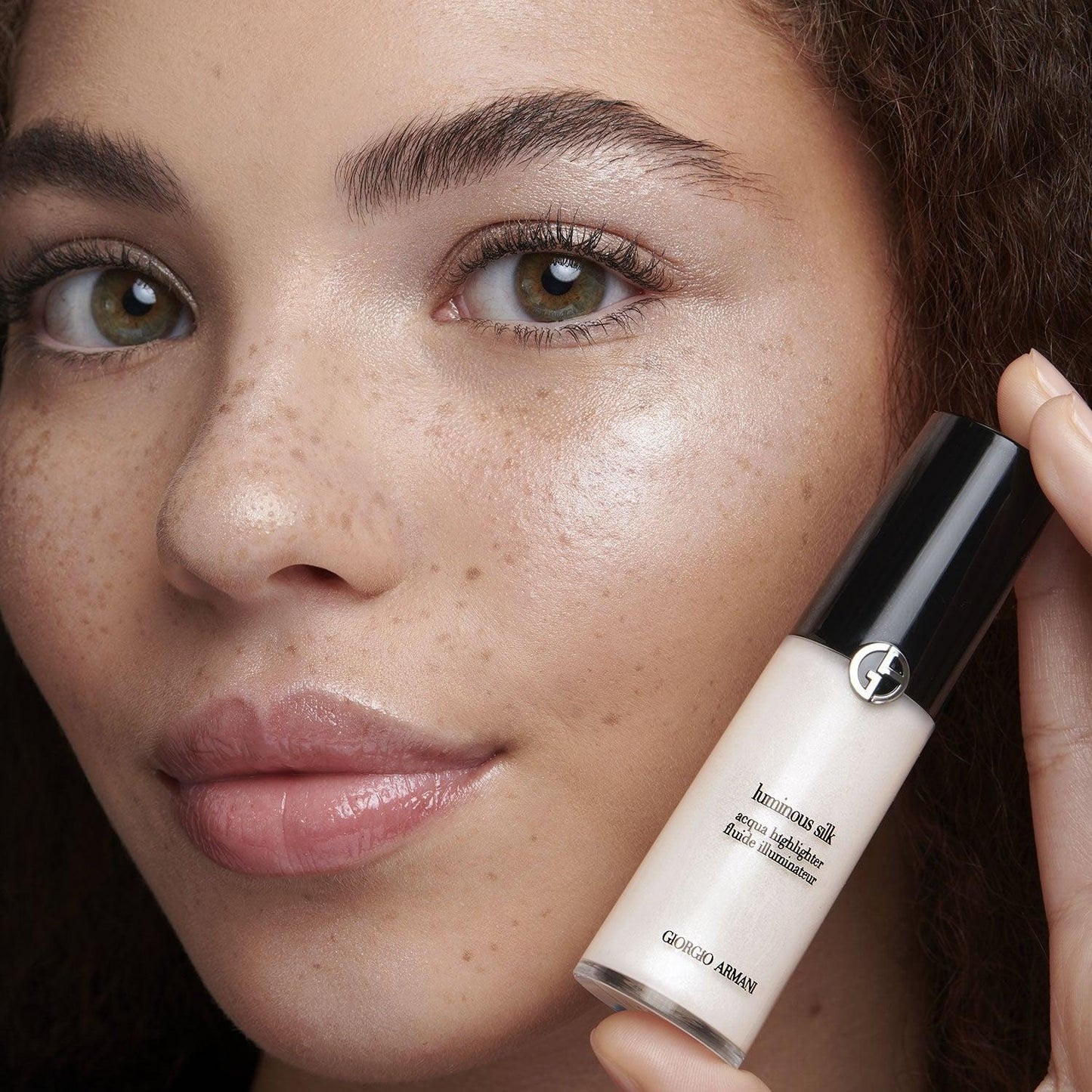 Luminous Silk Acqua Highlighter