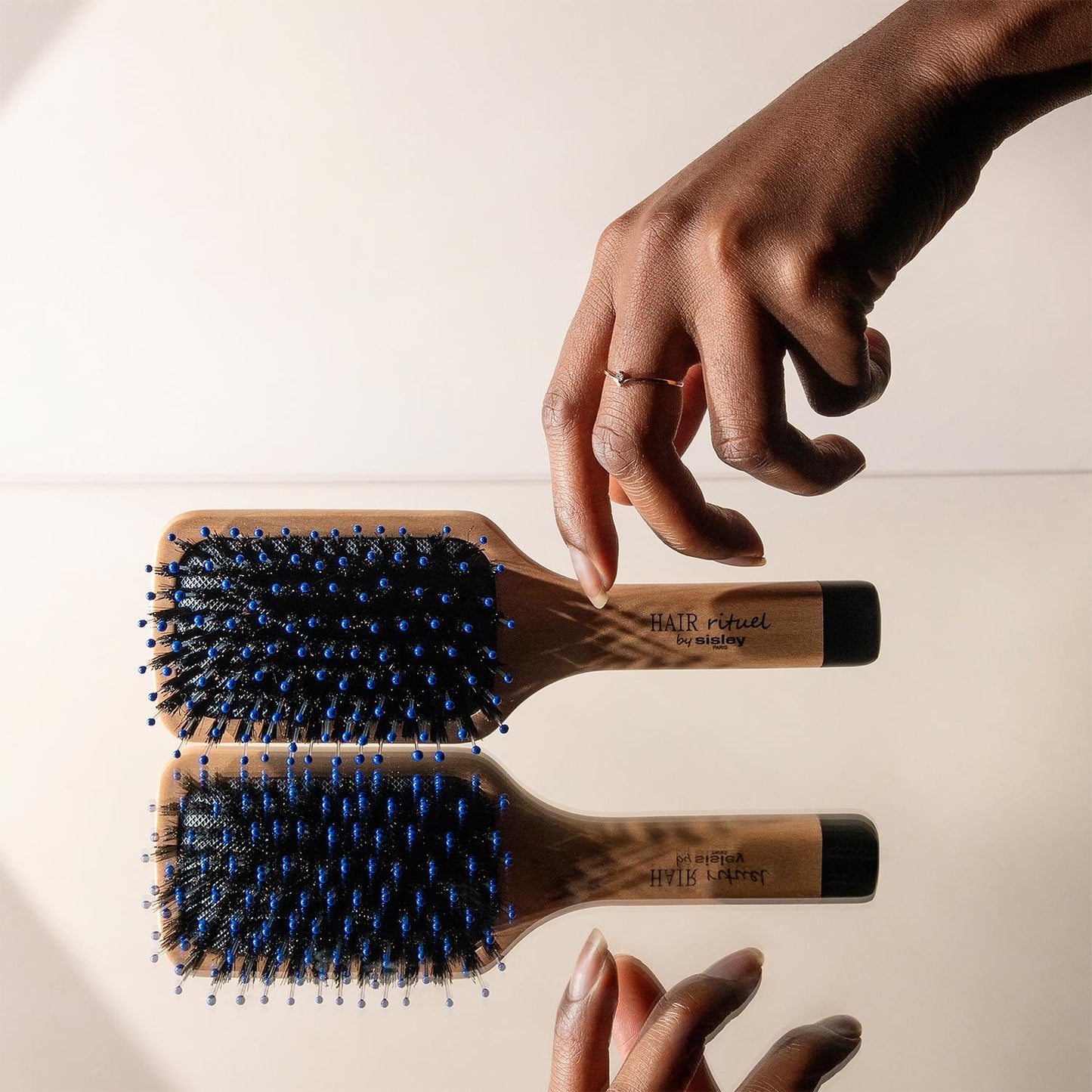Hair Rituel La Brosse de Poche Brillance et Douceur