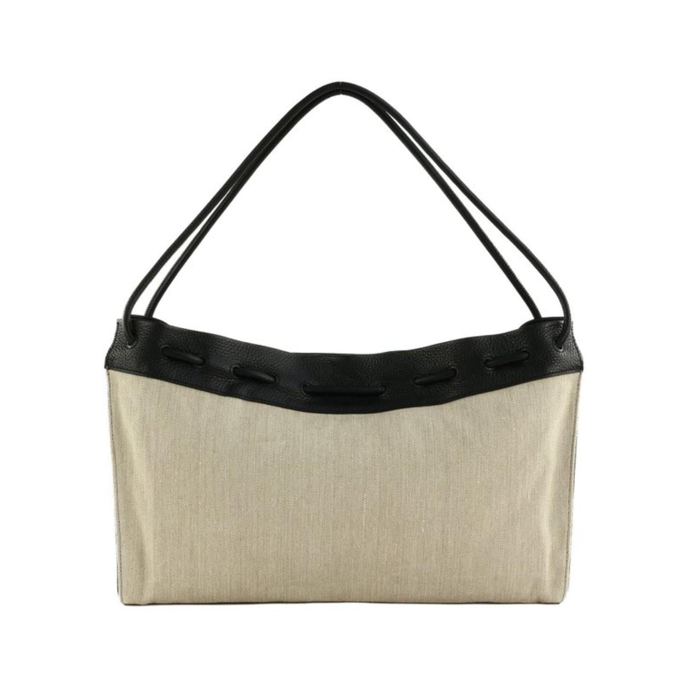 Isabela Borsa a Mano