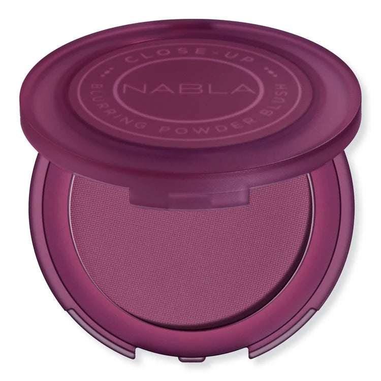 Close-Up Blurring Powder Blush