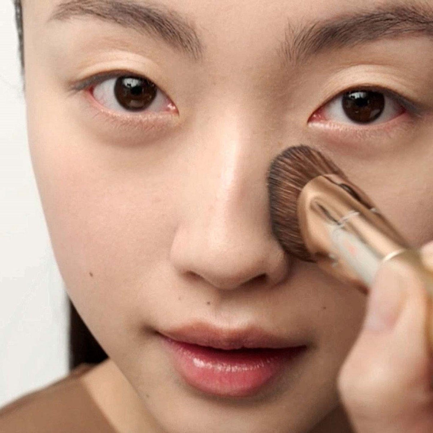 Gua Sha-Inspired Foundation Brush