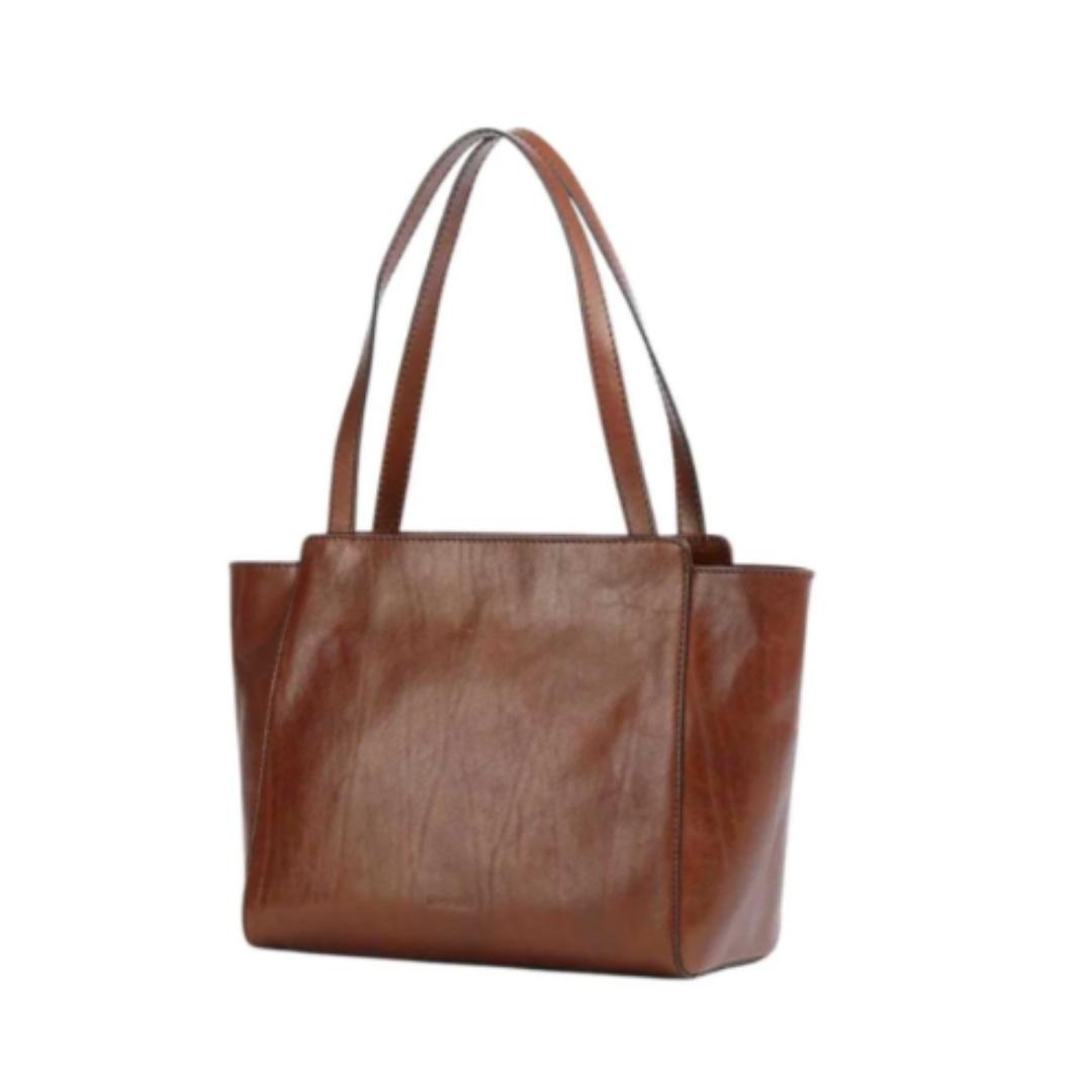 Lucrezia Shopping