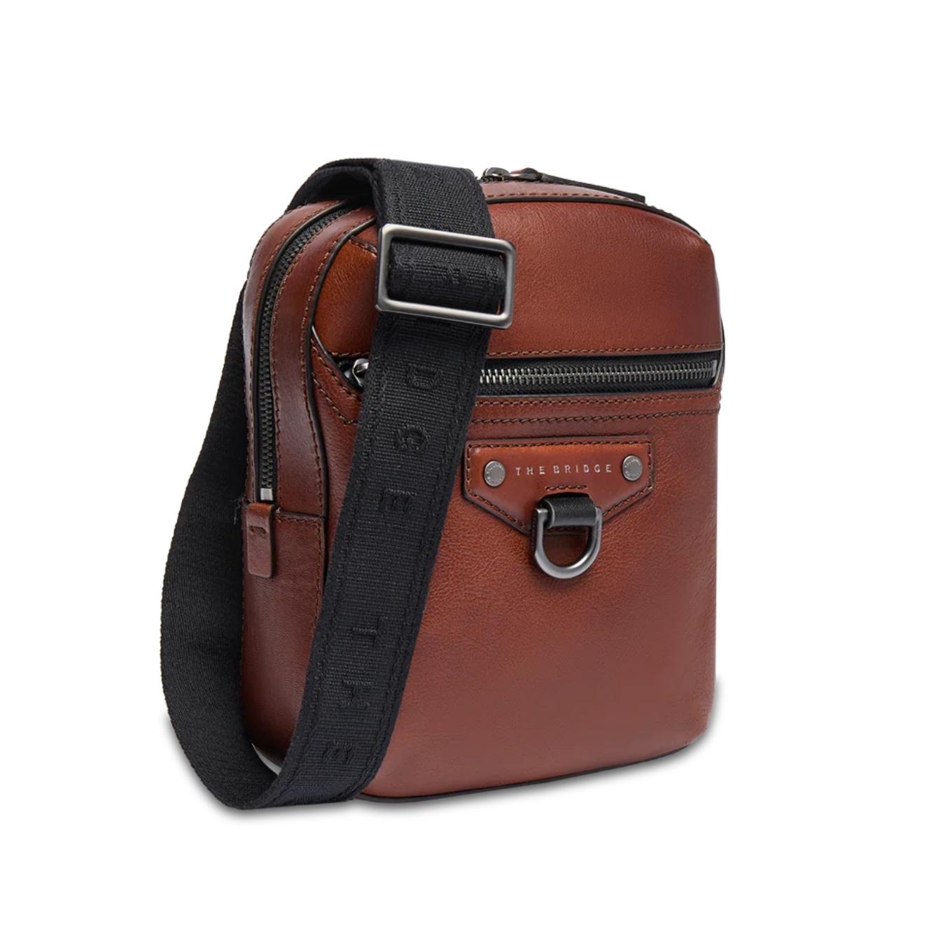 Iacopo Tracolla in Pelle Uomo con Zip Frontale