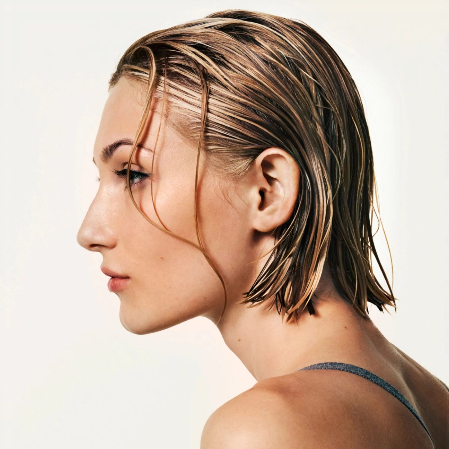 No. 5 Leave-In Moisturize & Mend Leave-In Conditioner