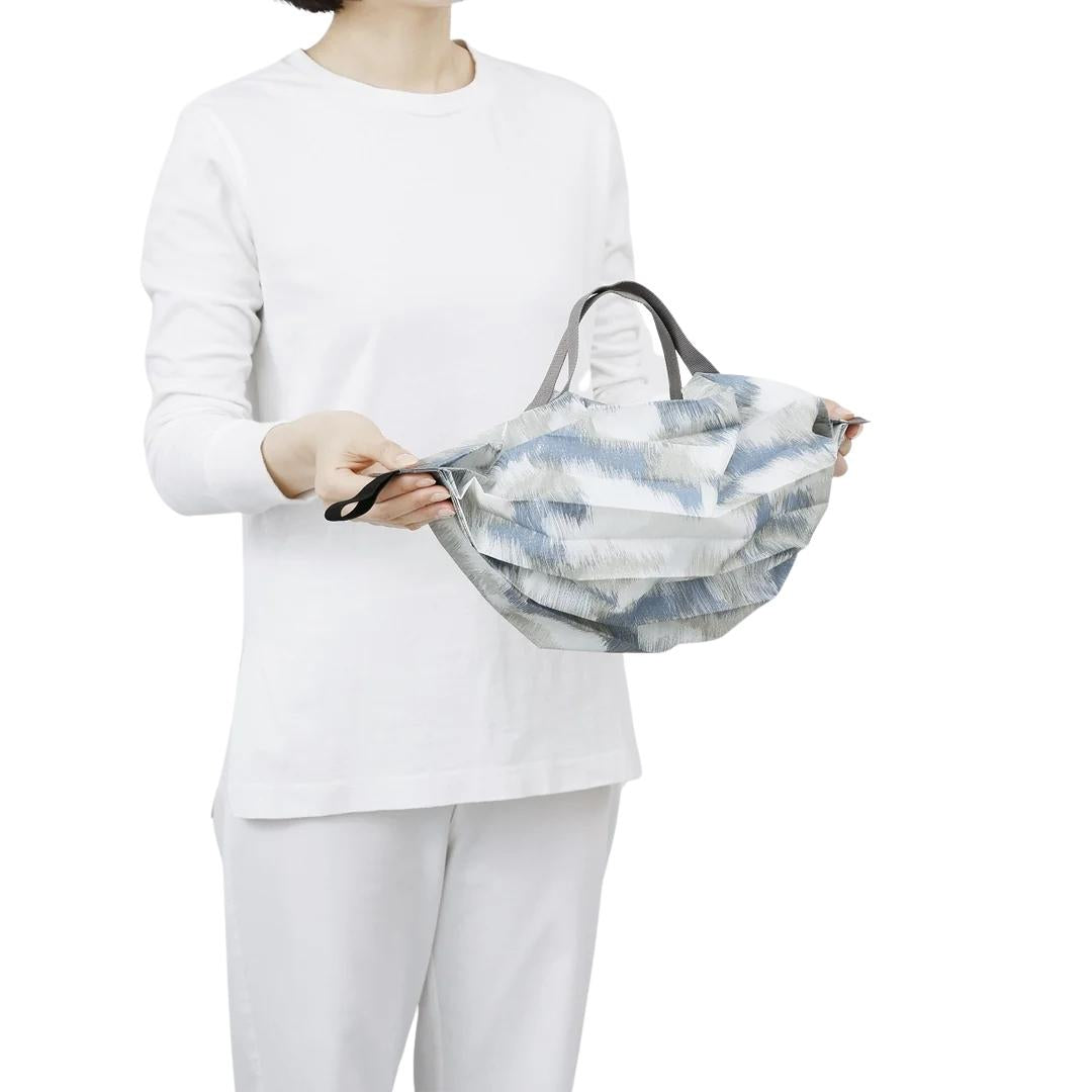 Borsa Floating Clouds