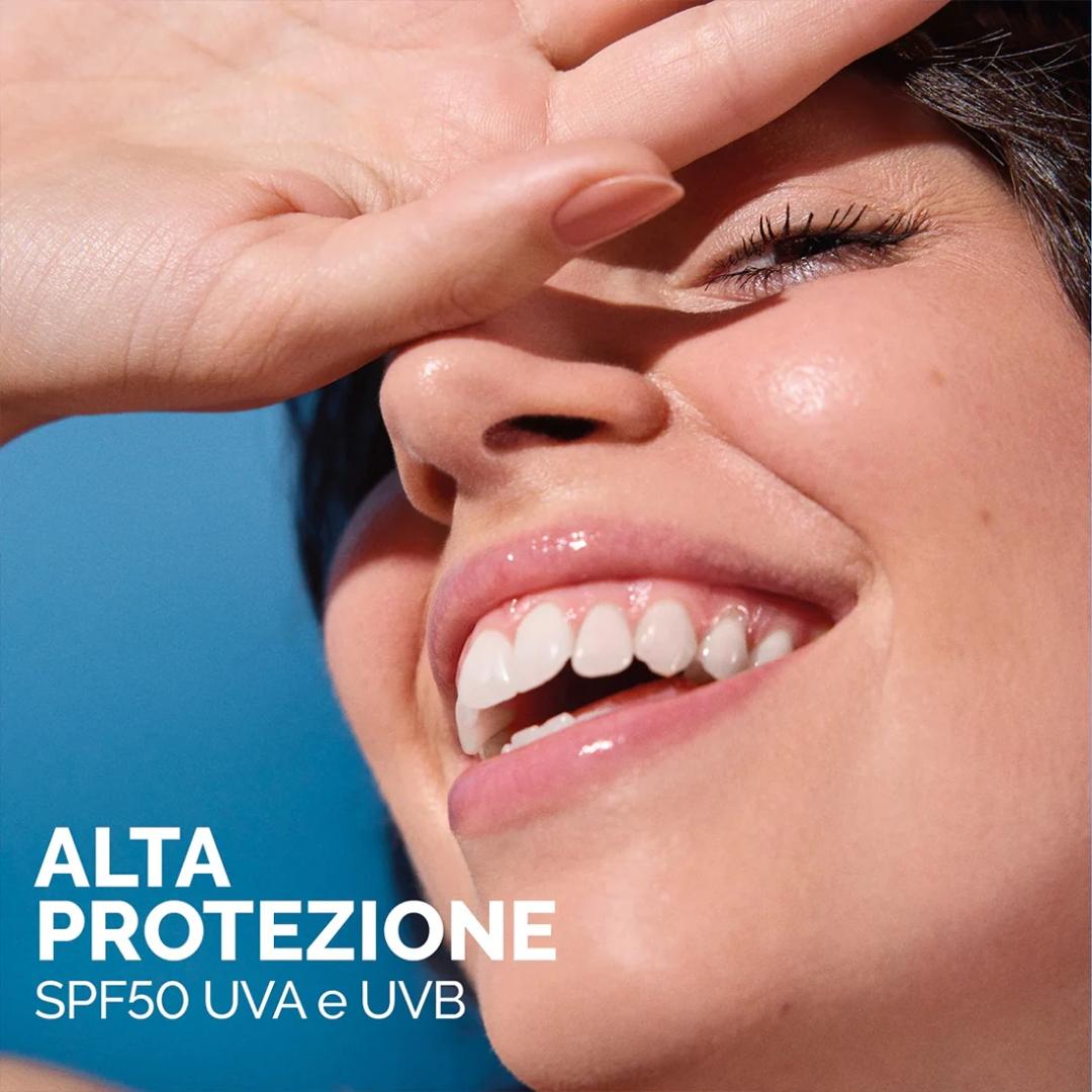 FACE THE SUN NIACINAMIDE Crema viso SPF50 con attivi sebo-control e idratanti